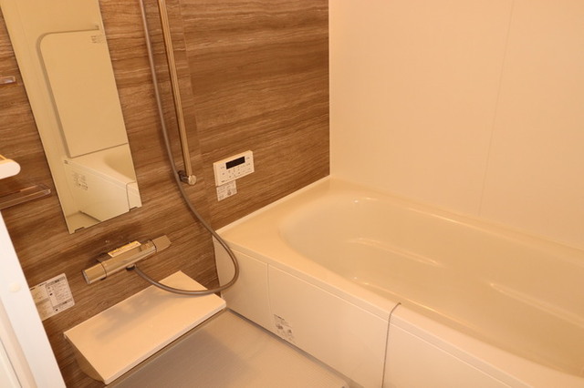 バス・シャワールーム　浴室