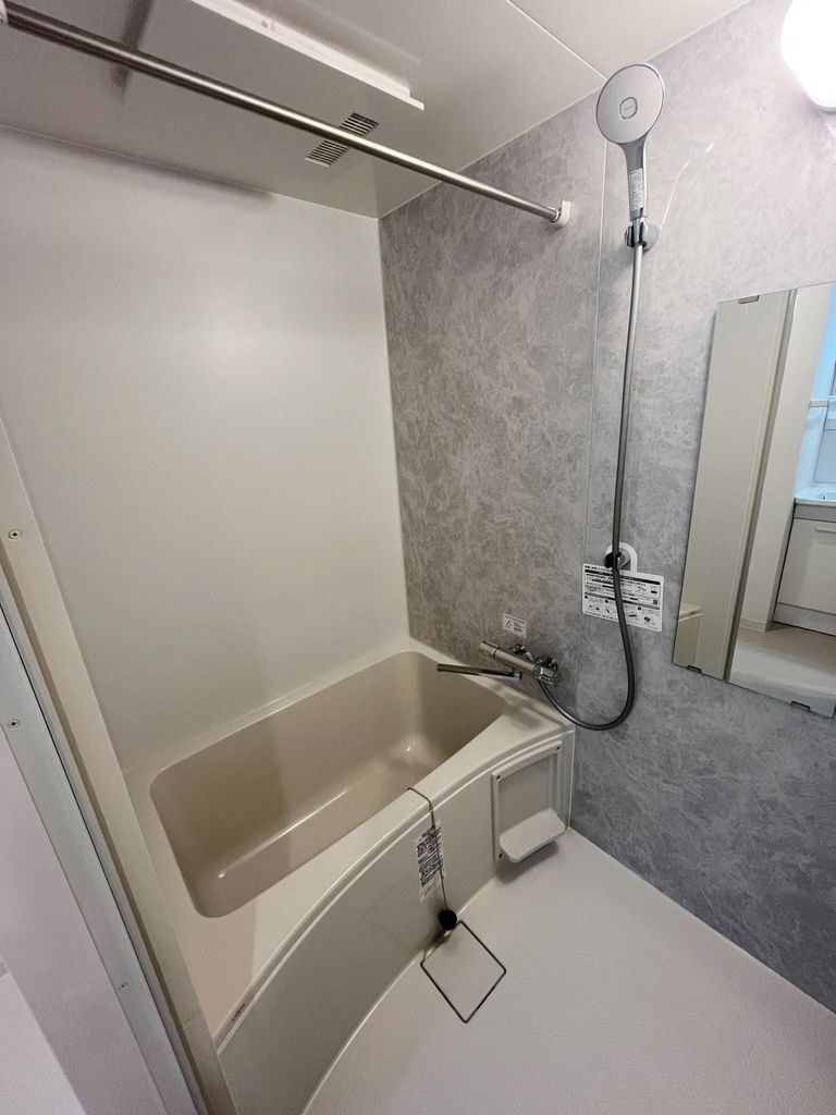 バス・シャワールーム　※建築中の写真です