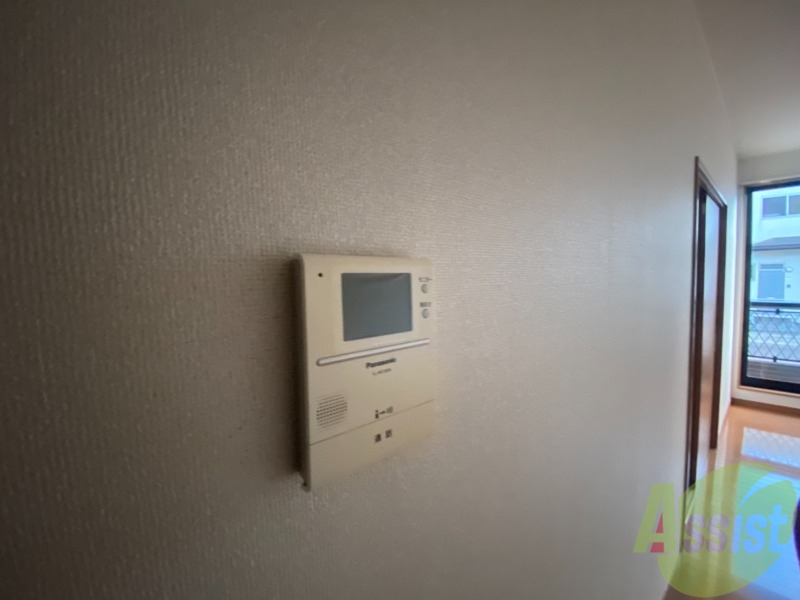 その他設備　モニター付きインターホンは来客時に顔を確認できて安心ですね～