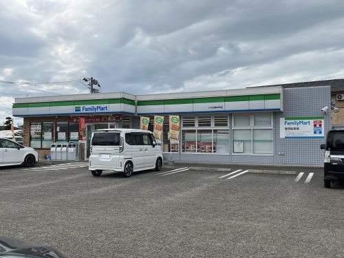 コンビニ　ファミリーマート 八代古閑中町店（コンビニ）まで580m