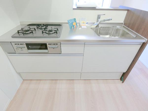 キッチン　★３口ガスコンロのシステムキッチン★