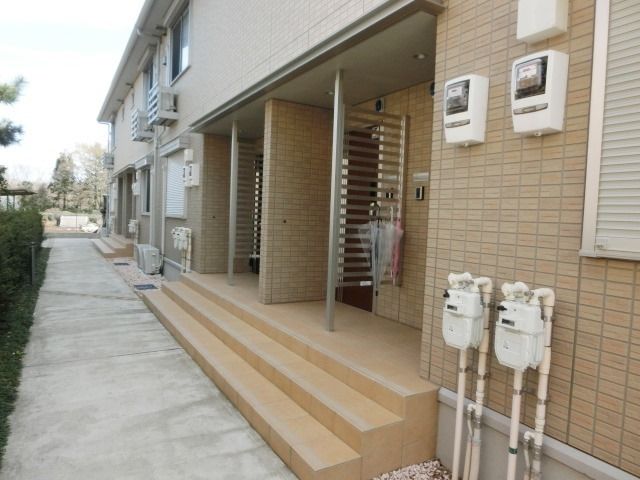 エントランス　エントランスもきれいに管理されています。