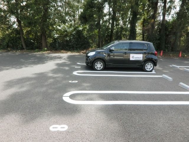 駐車場　敷地内駐車場。