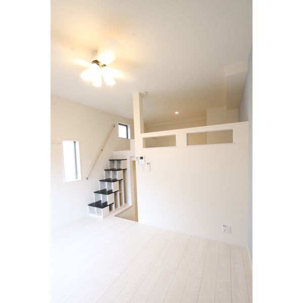 居室・リビング　※同シリーズの写真になります。