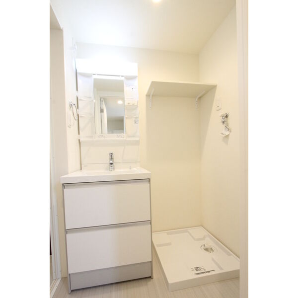 洗面設備　※同シリーズの写真になります。