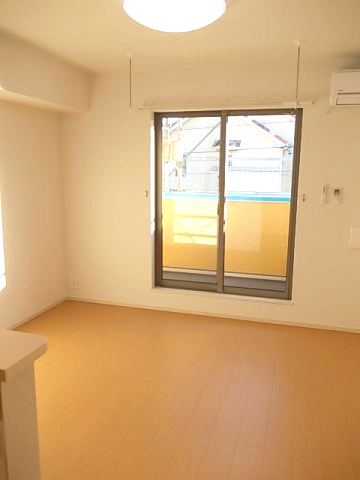 居室・リビング　こちらの居間で趣味の時間をお楽しみください