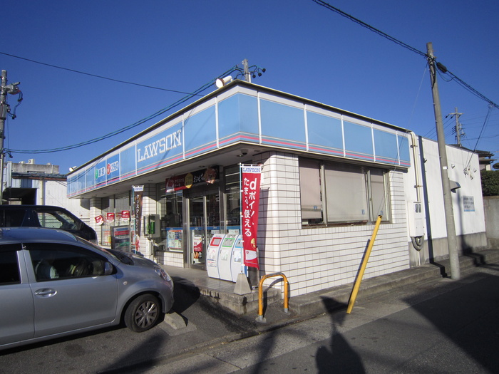 コンビニ　ローソン平子二丁目店（コンビニ）まで623m