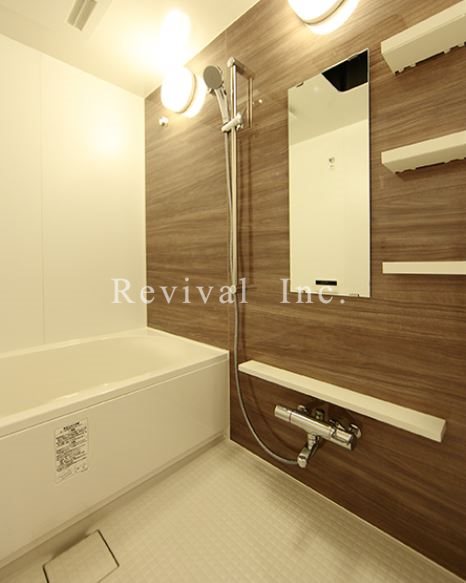 バス・シャワールーム　追い焚き・浴室乾燥完備でございます