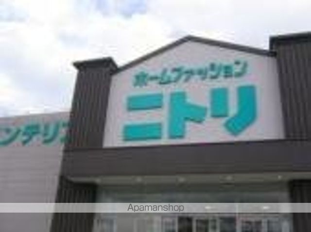 コンビニ　ファミリーマート（コンビニ）まで2575m