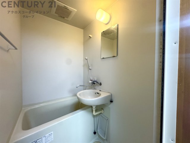 バス・シャワールーム　シンプルで機能的なユニットバスです！