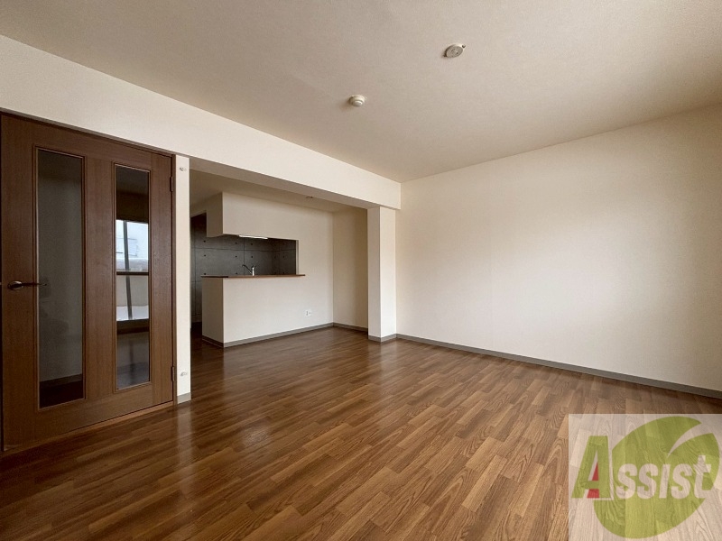 居室・リビング　広くてキレイなお部屋が広がっていて、充実した生活が送れそう。