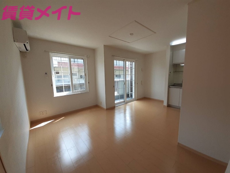 居室・リビング　同型参考写真