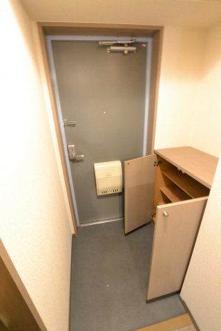 玄関　同物件、類似間取りのイメージ写真です