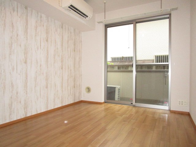 居室・リビング　７．３帖洋室