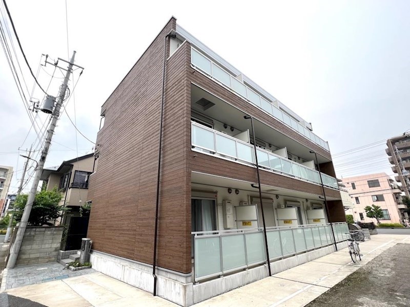 建物外観　草加駅徒歩９分（７２０ｍ）