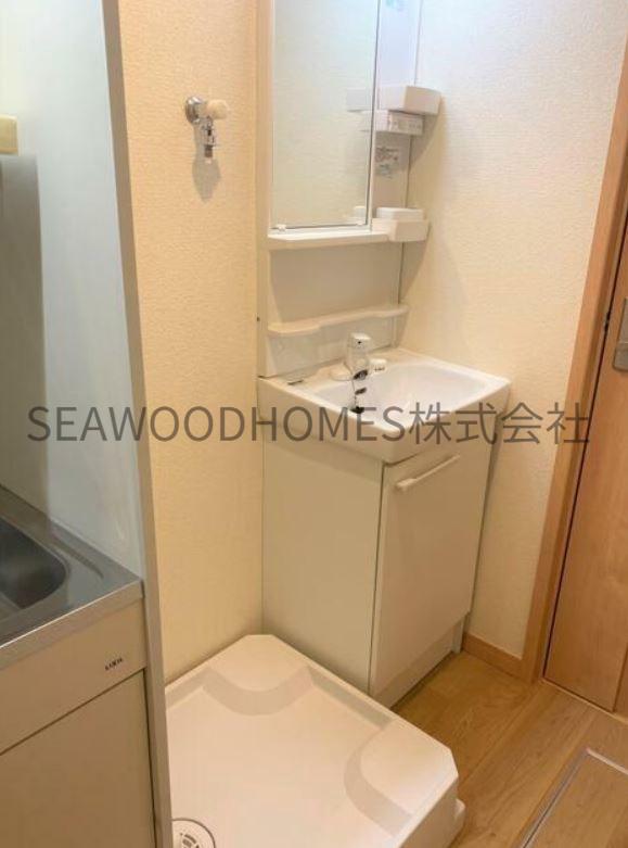 洗面設備　忙しい朝の強い味方！身支度がスムーズな独立洗面台。