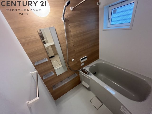 バス・シャワールーム　浴室乾燥・追い炊き機能付きで便利☆