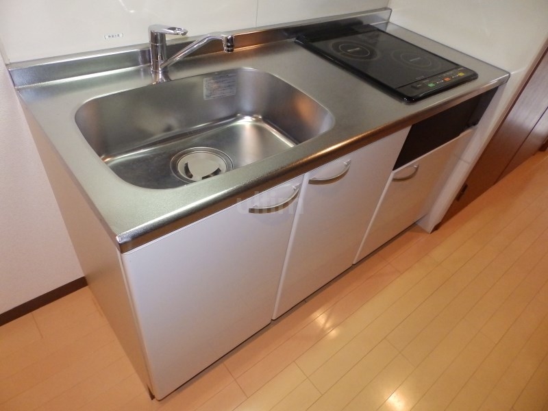 キッチン　別の部屋の写真です。ご参考までに。