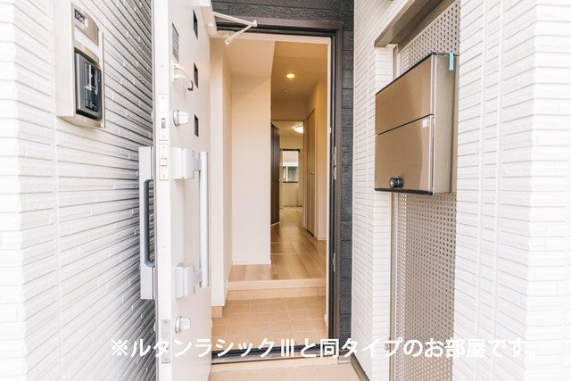 玄関　明るい玄関です