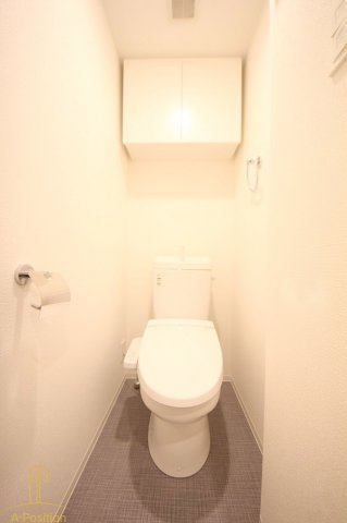 トイレ　セレニテ中崎町リアン