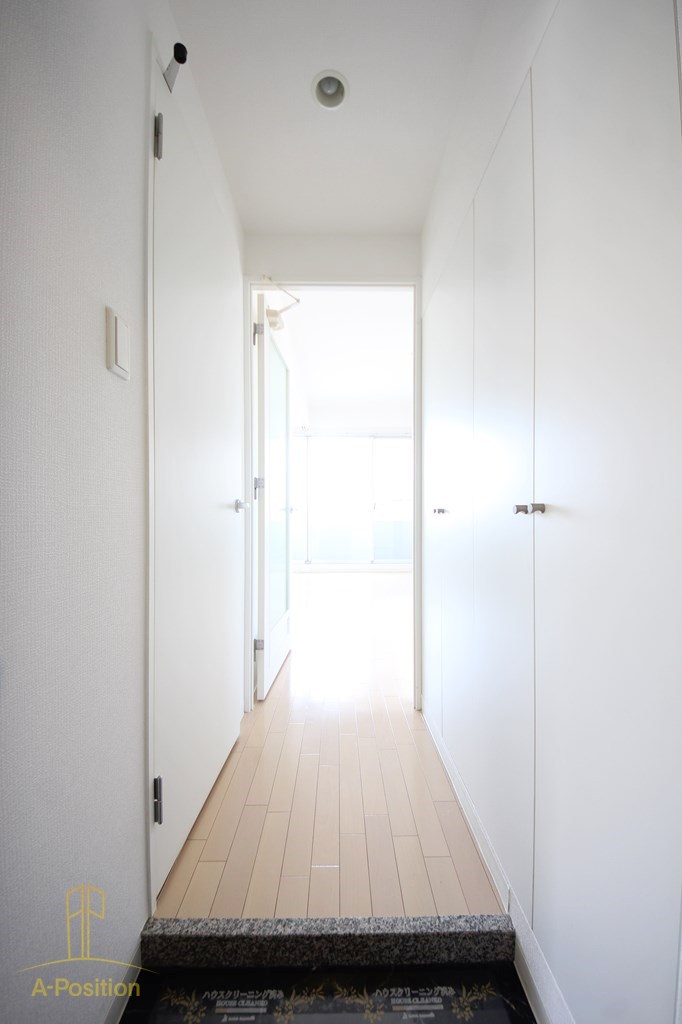 玄関　ドゥーエ谷町