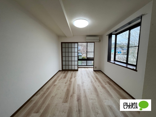 居室・リビング　洋室８帖