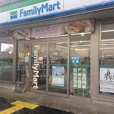 コンビニ　ファミリーマート折之口店（コンビニ）まで1200m