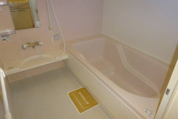 バス・シャワールーム　202 追い焚き給湯式浴室