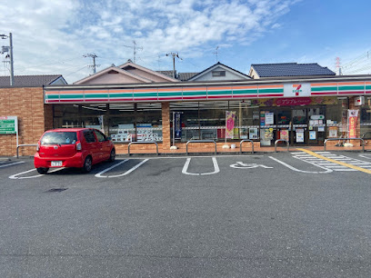 コンビニ　セブンイレブン 四條畷塚脇町店（コンビニ）まで566m