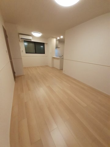 居室・リビング　ゆったり過ごせる居間です