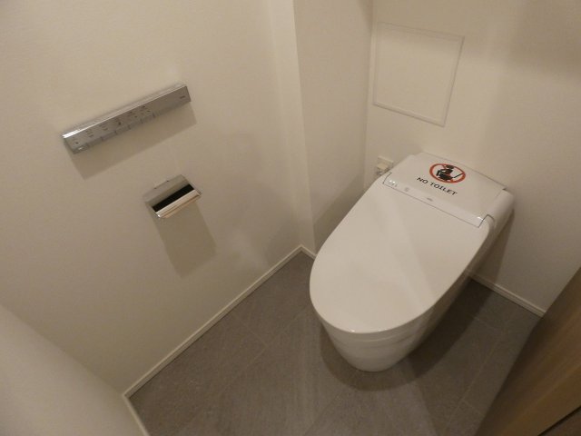 トイレ　トイレ