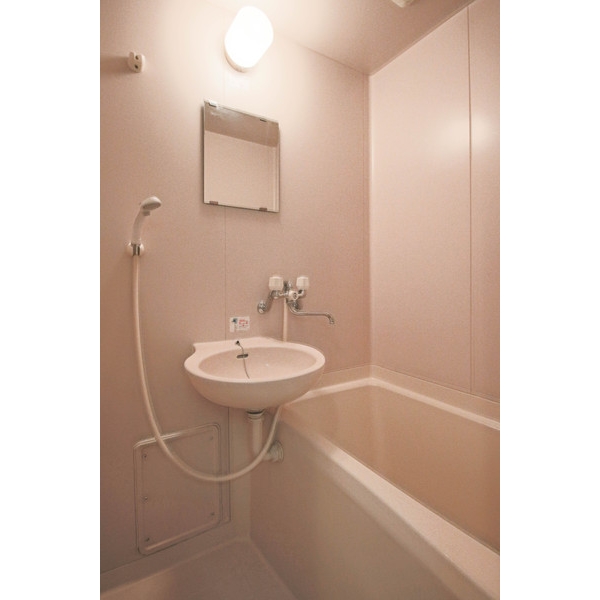 バス・シャワールーム　上の階のお部屋◇