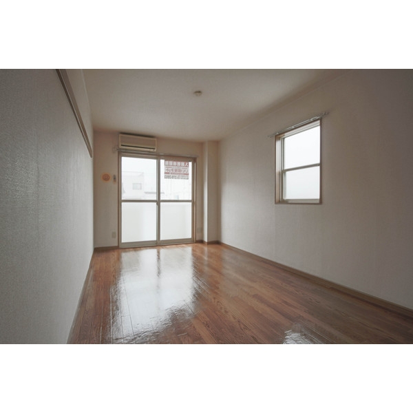 居室・リビング　上の階のお部屋◇