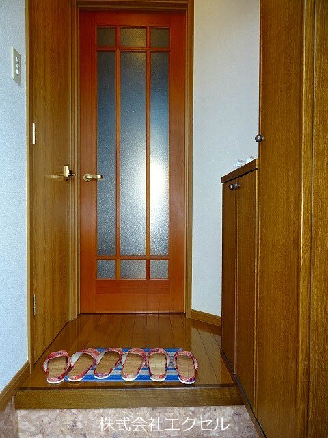 玄関　シューズボックス付きになります。