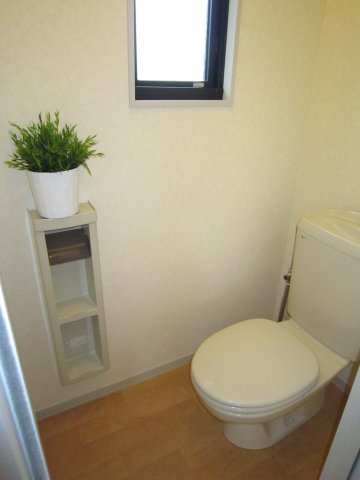 トイレ　窓のあるトイレ