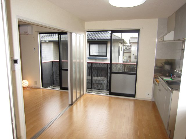 居室・リビング　６帖のダイニングキッチン