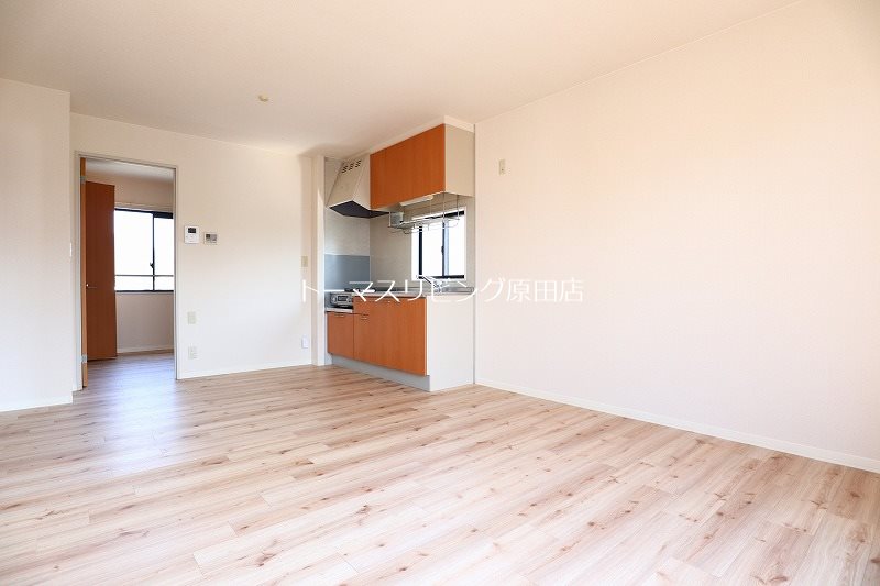 居室・リビング　201号室写真