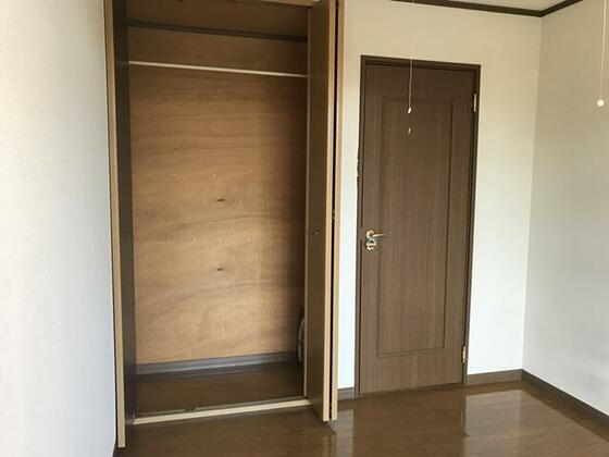 収納　ロングコートも折らずにかかる天井までのクローゼット