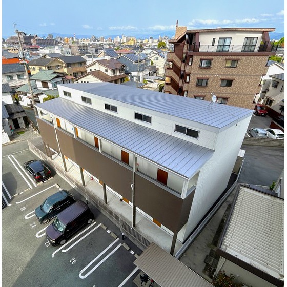 建物外観　全部屋南東向きで日当たり良好。