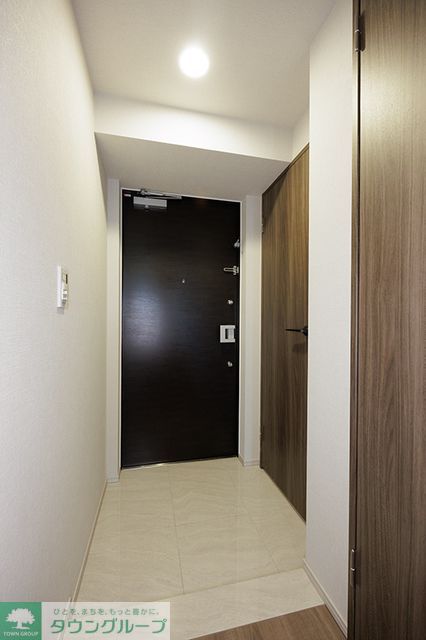 玄関　※写真は同タイプ住戸です。