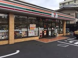 コンビニ　セブンイレブン 東京医科大前店（コンビニ）まで121m