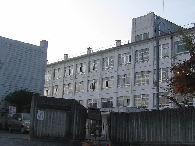 小学校　広島市立安北小学校（小学校）まで959m