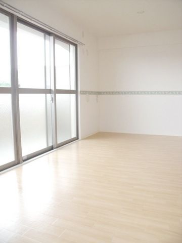 居室・リビング　奥行きのあるお部屋