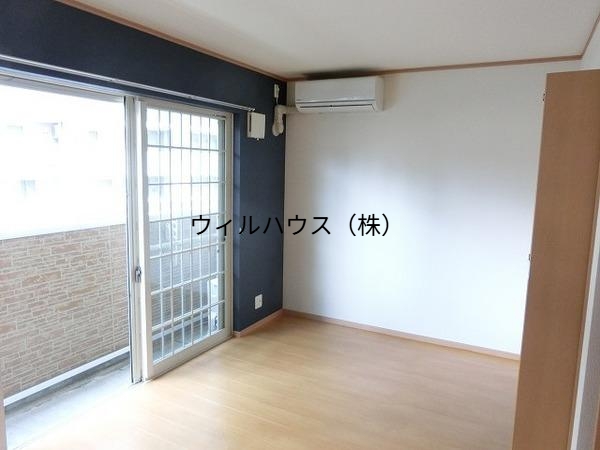 居室・リビング　広々とした洋室！