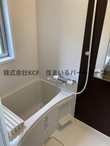 バス・シャワールーム　コンパクトで使いやすいお風呂です