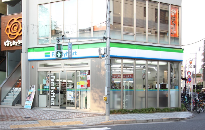 コンビニ　ファミリーマート（コンビニ）まで36m