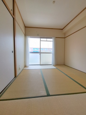 その他部屋・スペース　南向きで明るい和室
