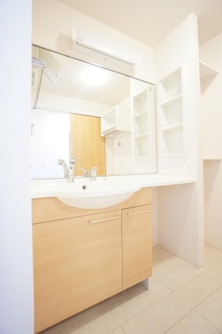 洗面設備　※同物件、同タイプ、間取り反転のお部屋です
