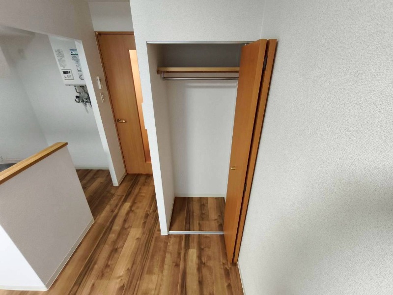 収納　寝室の収納です。部屋がすっきり片付きます。