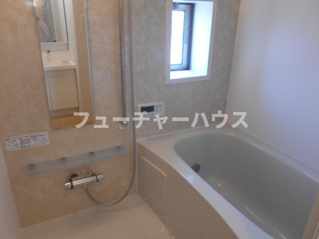 居室・リビング　こちらの居間で趣味の時間をお楽しみください